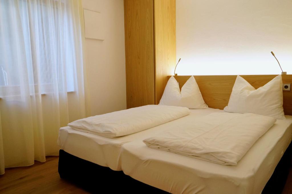 Residence Larciunei - 4