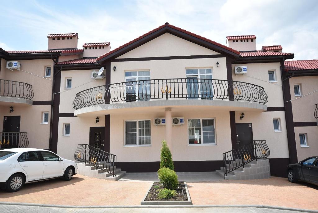 Villa Deluxe Kedrovaya — Hotel in Kabardinka