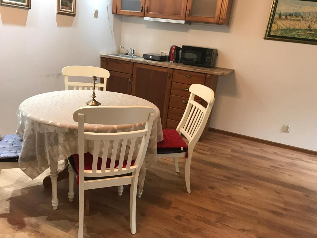 A1 apartments with free parking photo