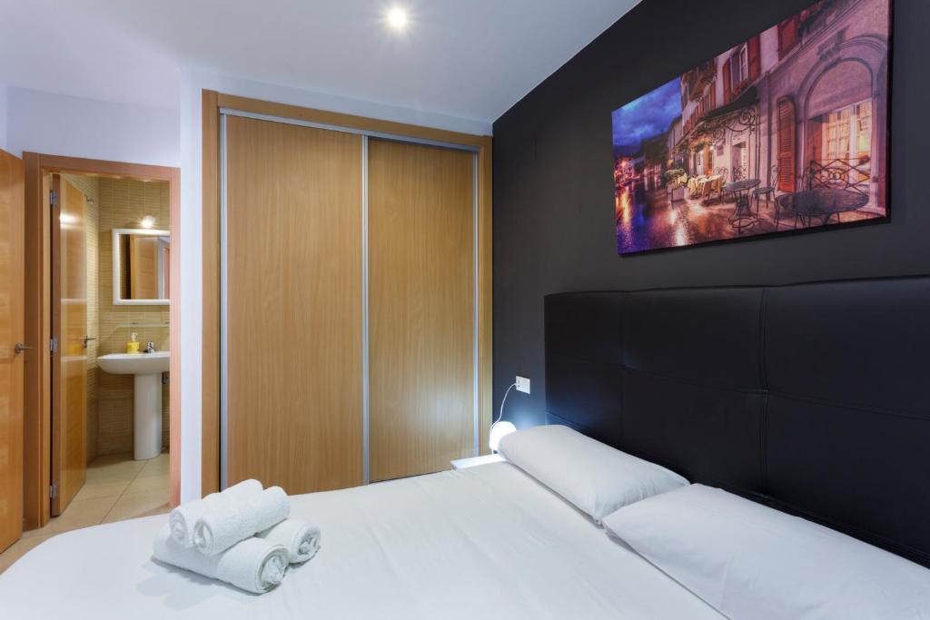 Apartamentos Santa Barbara — Hotel in Alicante