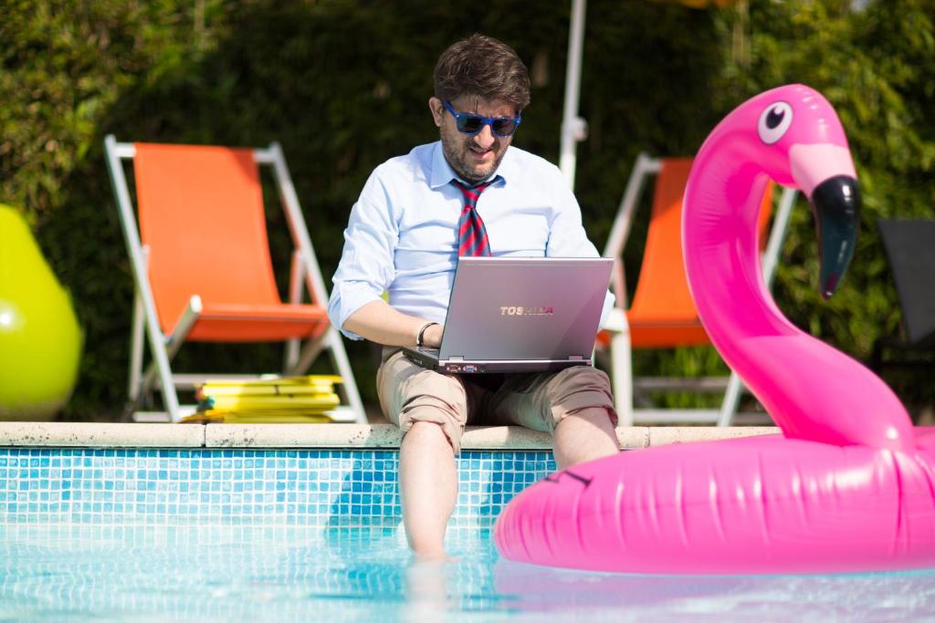 スイミングプール