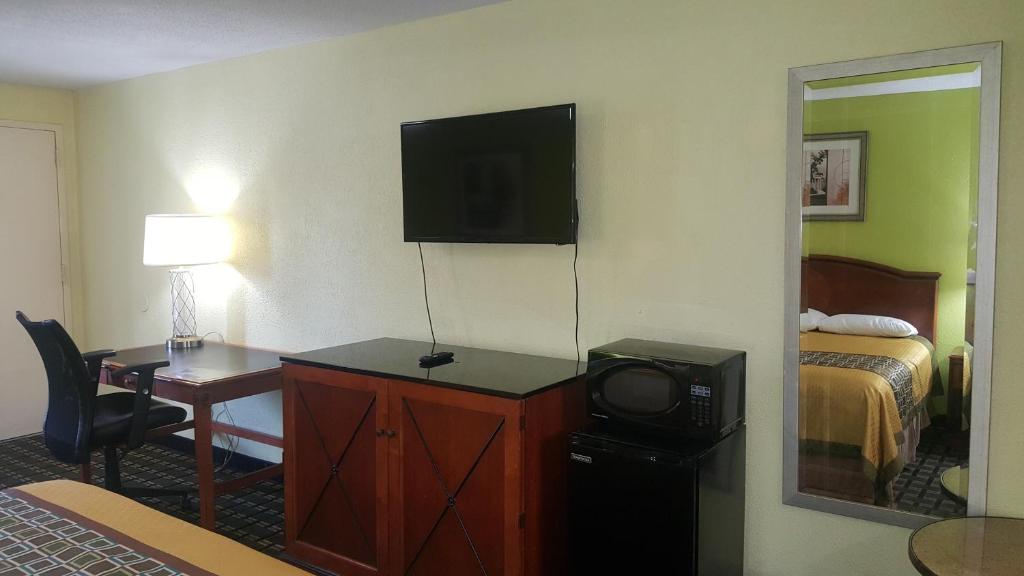 American Inn Columbia photo
