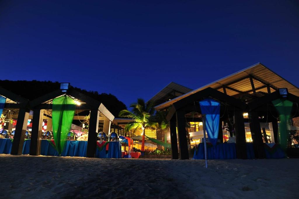 Creys condo at Pico de Loro Cove