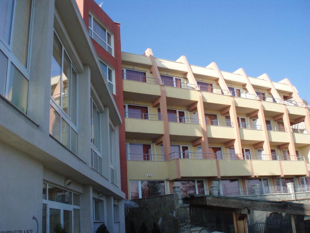 Apartments Einstein - apartments for rent — Hotel in Varna