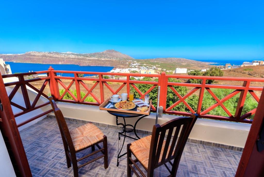 Aspalathos Suites — Hotel in Santorini