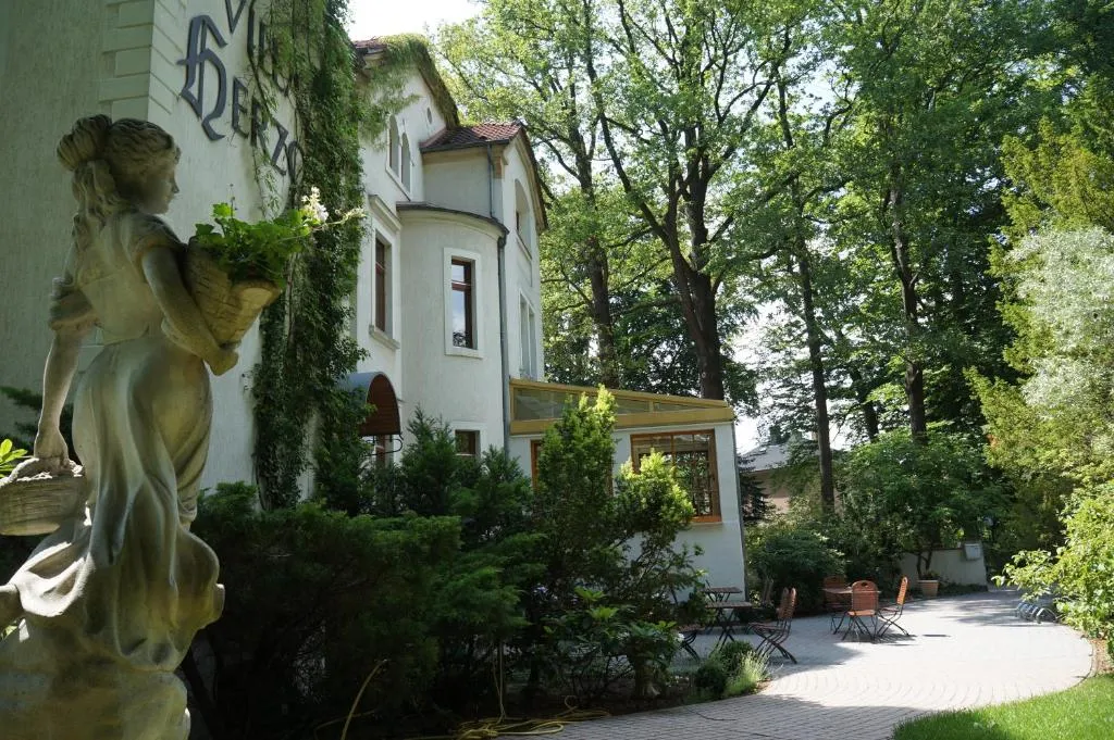 Hotel Villa Herzog, Hotel in Dresden
