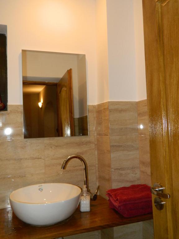 Cabana Florea photo
