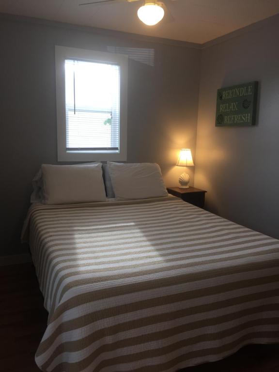Drake's Island Resort & Cottages photo