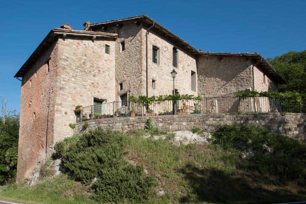 Tenuta Folesano Wine Estate 13th century — Hotel in Marzabotto