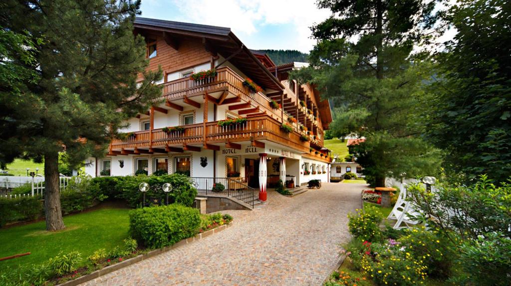 Hotel Hell — Hotel in Castelrotto