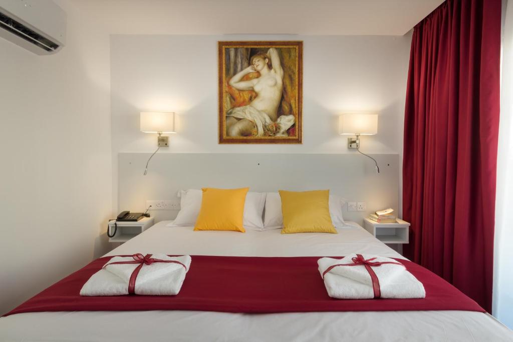 Art &amp; Wine Studios and Apts — Hotel in Larnaca