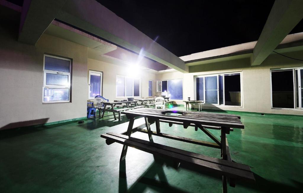 Drama Motel photo