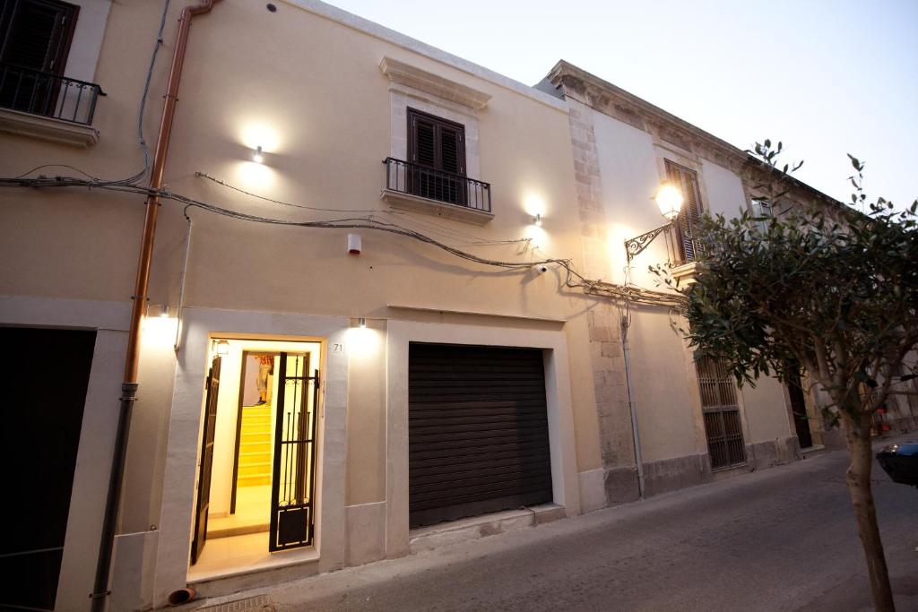 Entrance, Italiana Resort Maniace in Syracuse