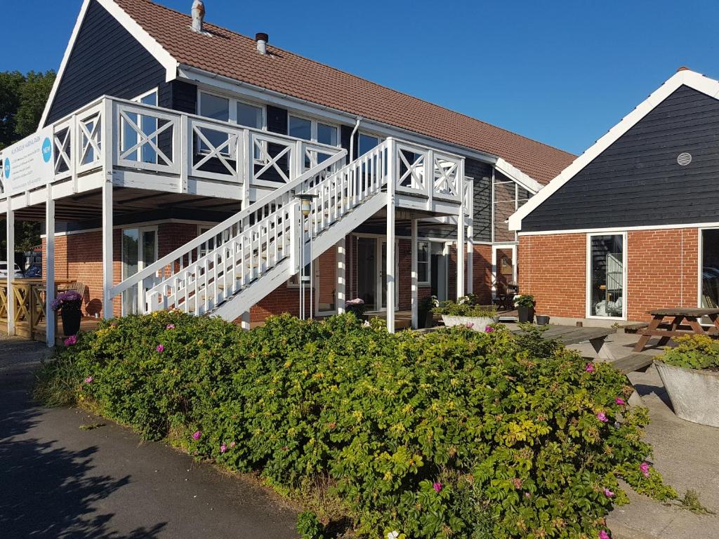 Klintholm Marina Park Cabins