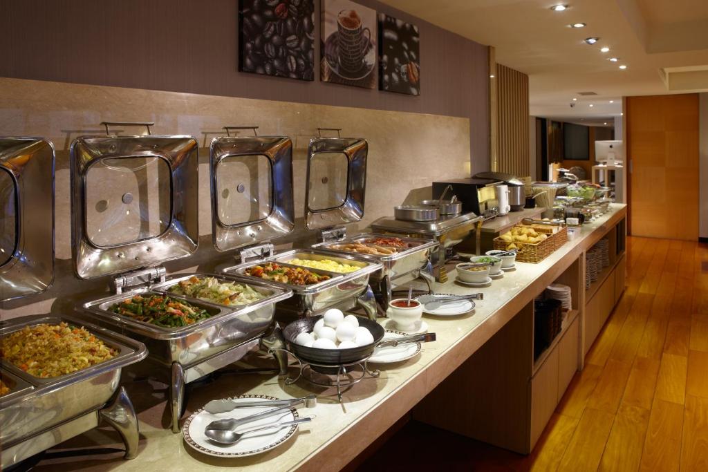 Royal Inn Taipei Nanxi – MRT Zhongshan Station