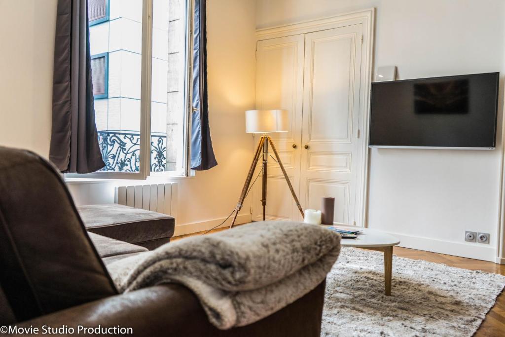 Charming Haussmannien 50m2 - city center - 2