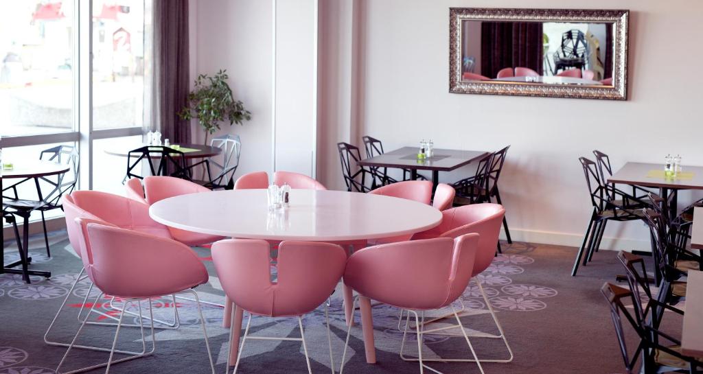 Clarion Collection Hotel Aurora Photo 5