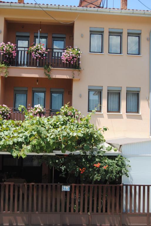 Joleski Accommodation photo