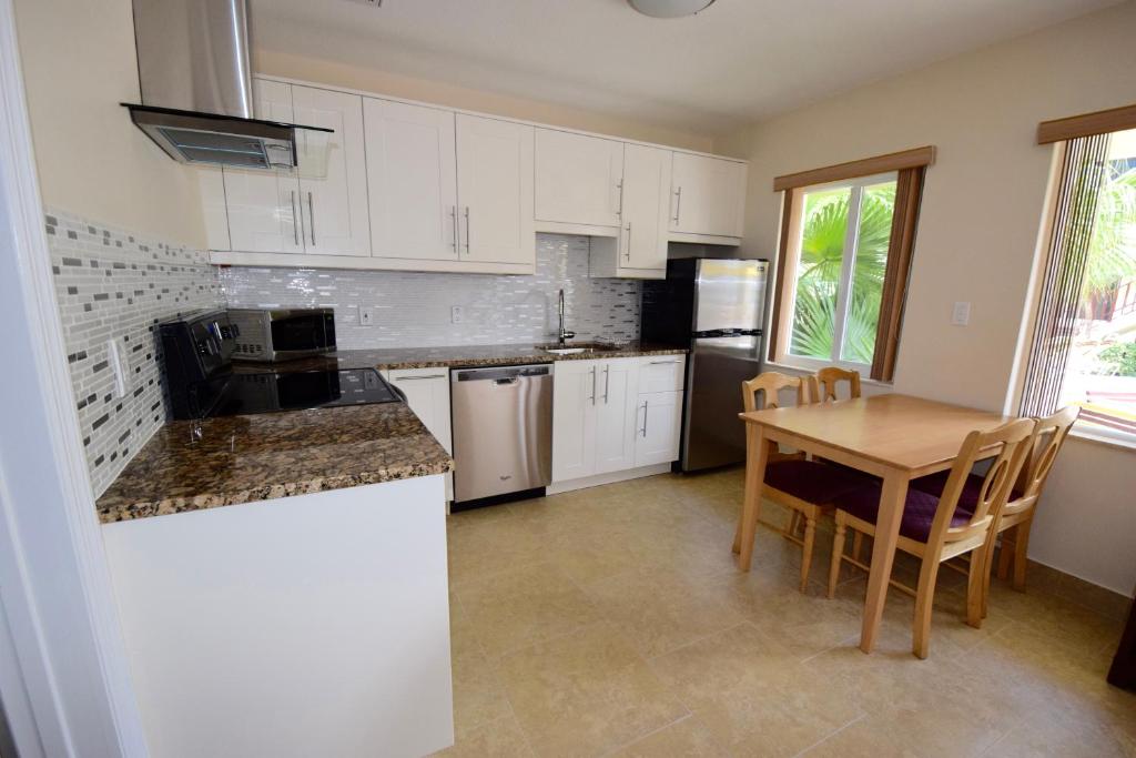 Kitchen, Surf Side Resort in Pompano Beach (FL)