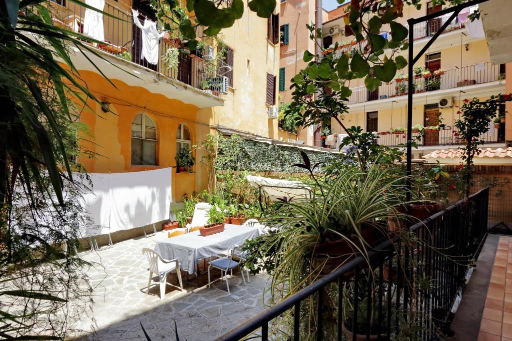 Pretty Flat Trastevere photo