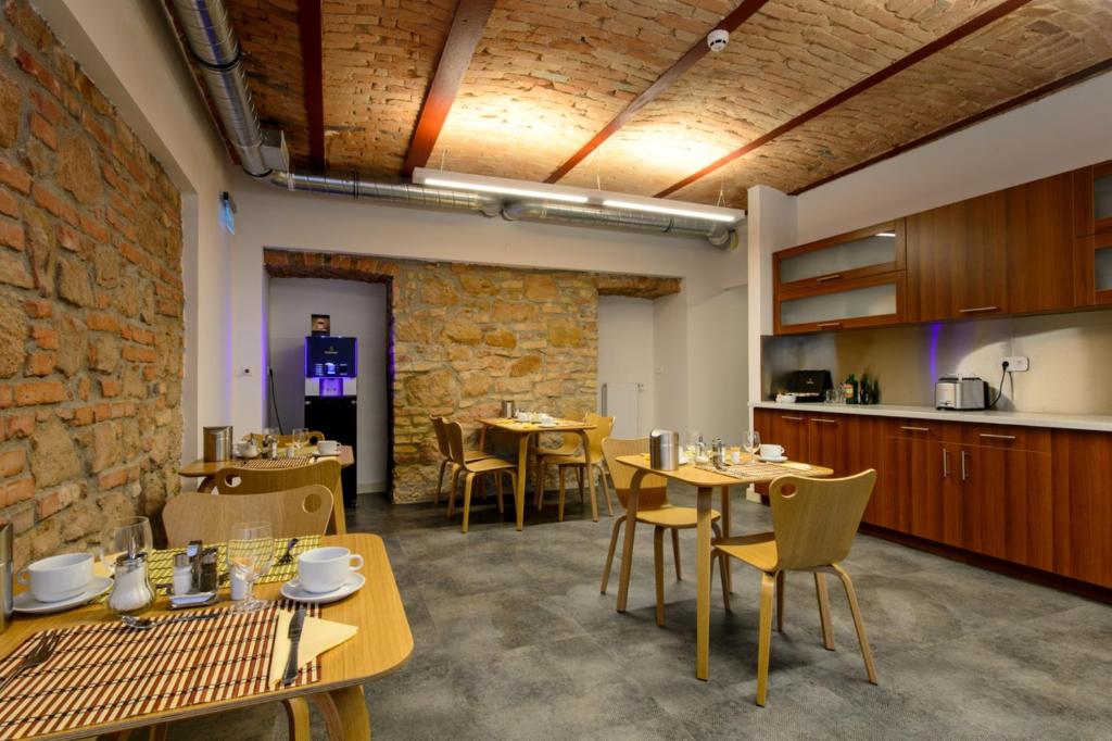 Budapest Klebelsberg Kastely dining