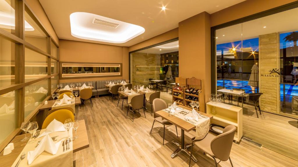 Julian Club Hotel Photo 17