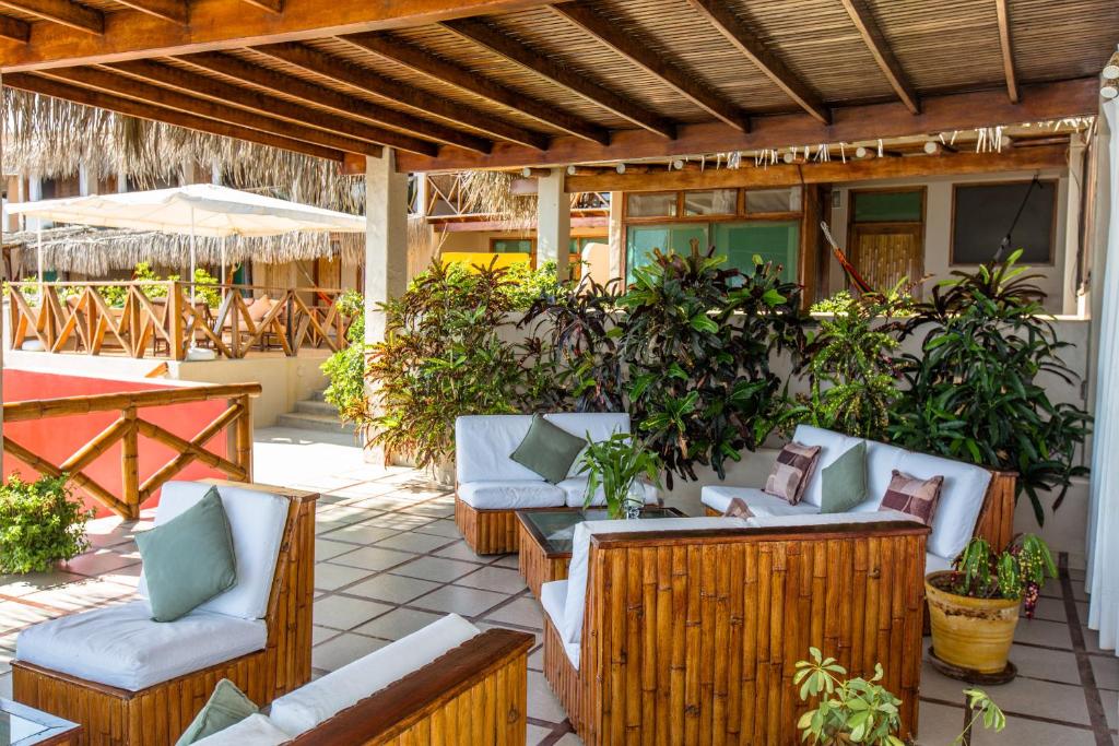Casa de Playa Bungalows & Restaurant - 4