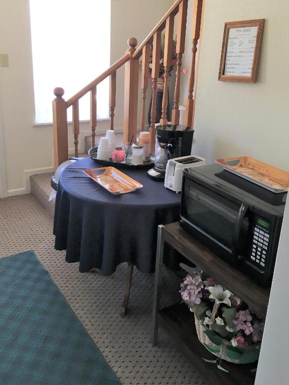 Hunters Lodge Motel photo