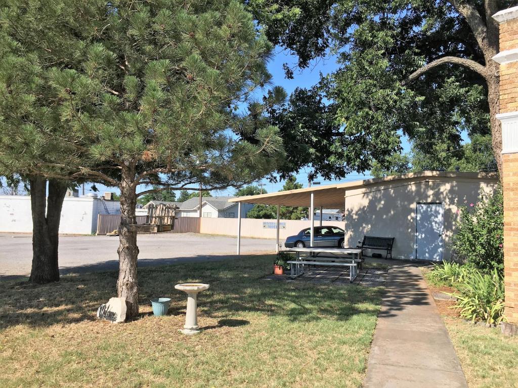 Hunters Lodge Motel photo