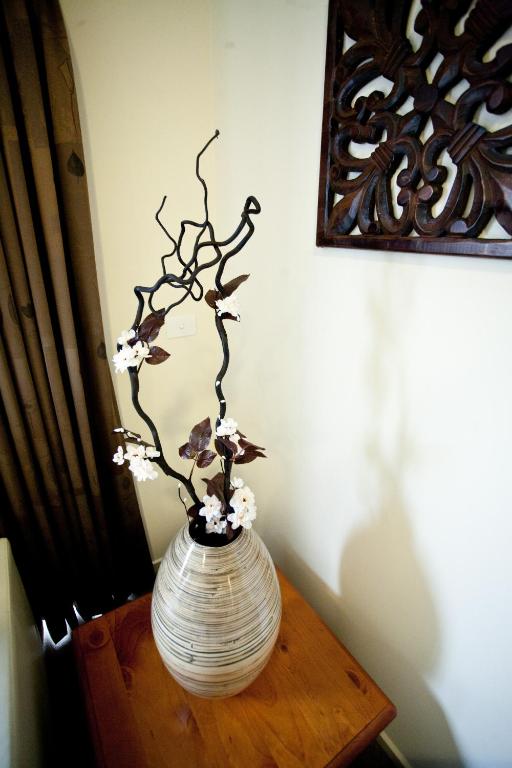 Insaa Serviced Apartments Dandenong photo