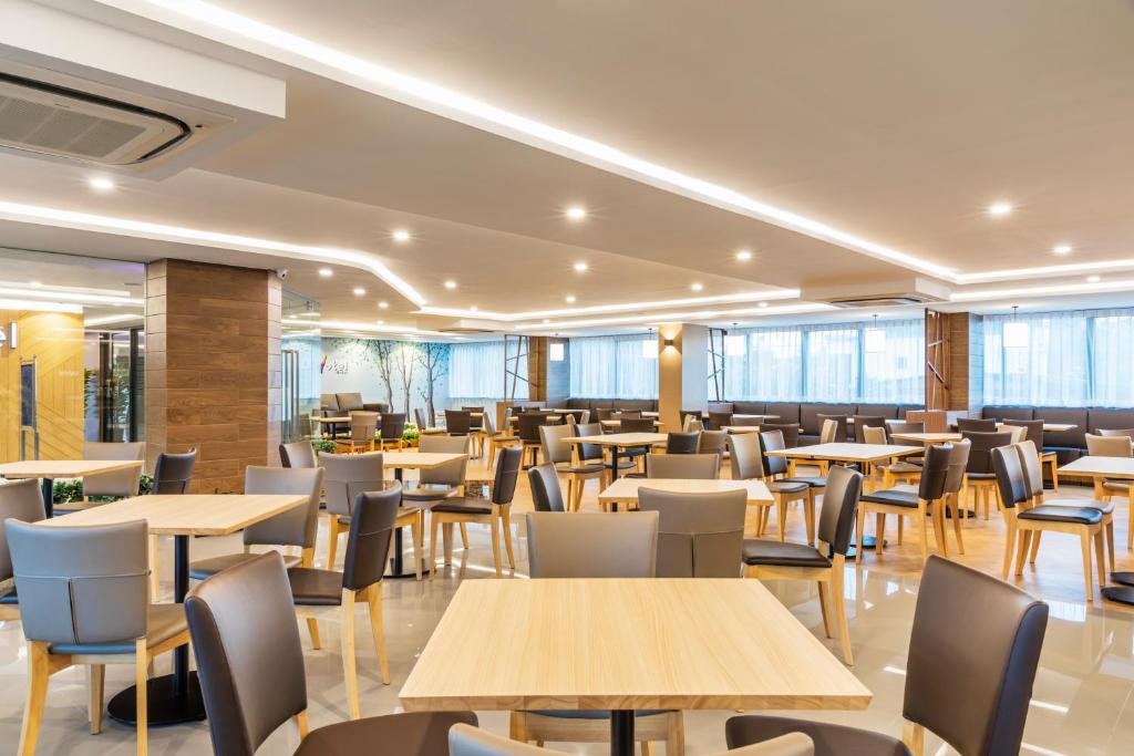 อาหารและเครื่องดื่ม