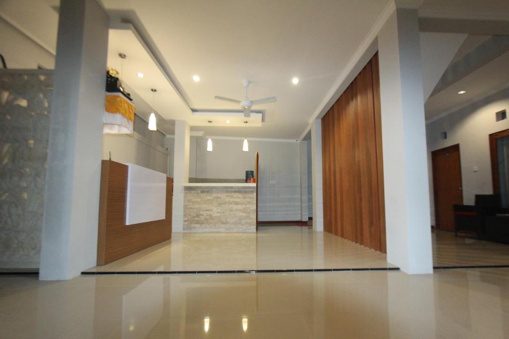 フロント・ロビー