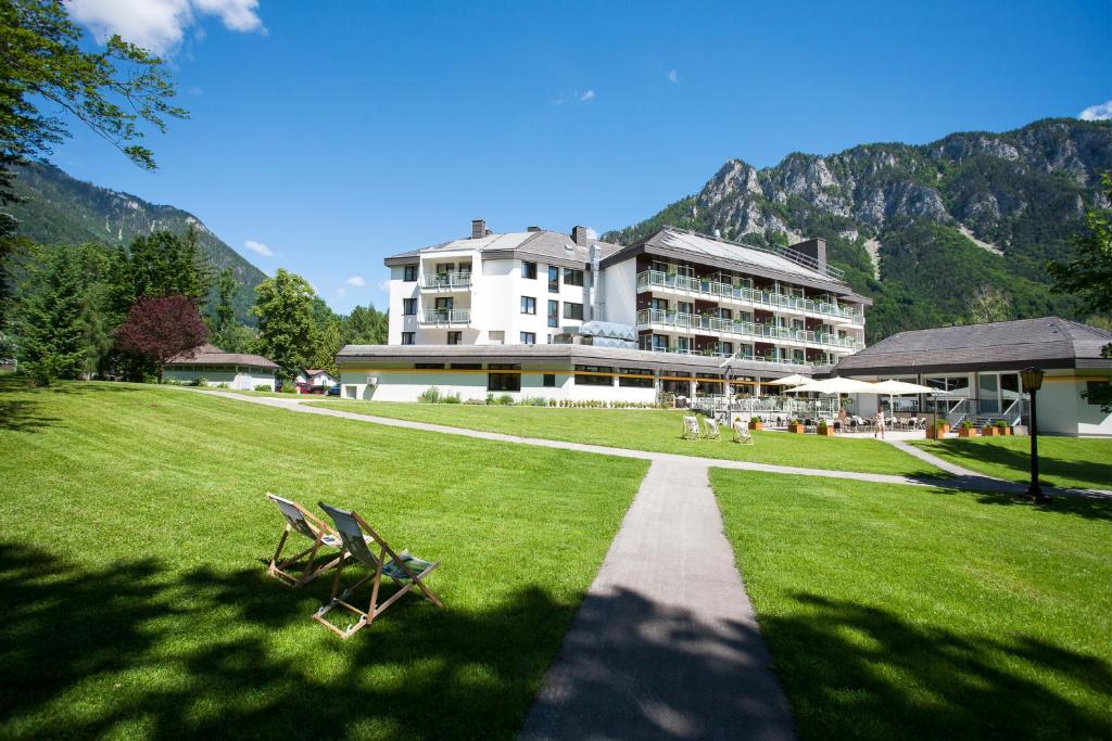 Parkhotel Hirschwang — Hotel in Reichenau An Der Rax