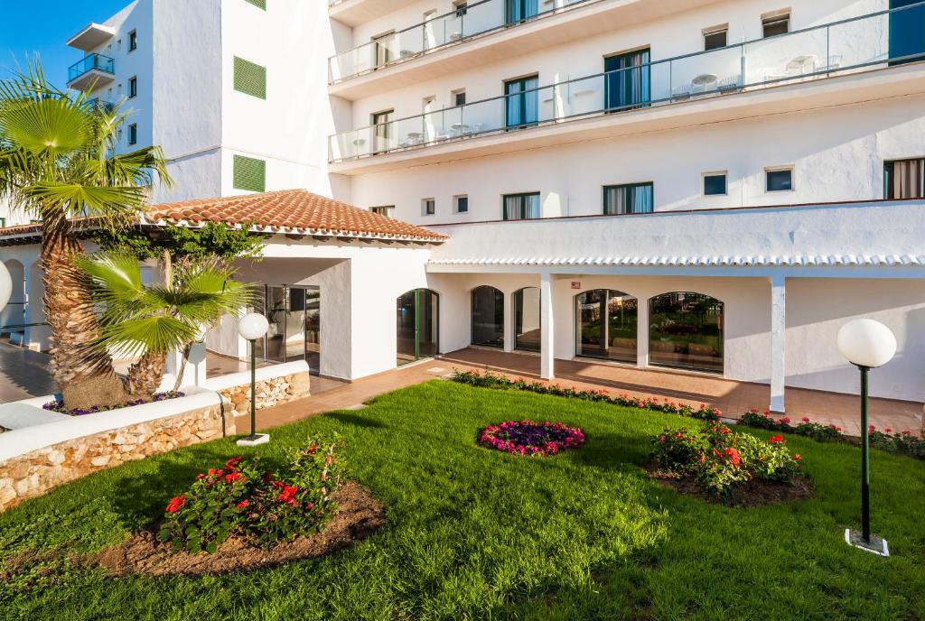 Globales Cala'n Blanes — Cala'n Blanes, Balearic Islands