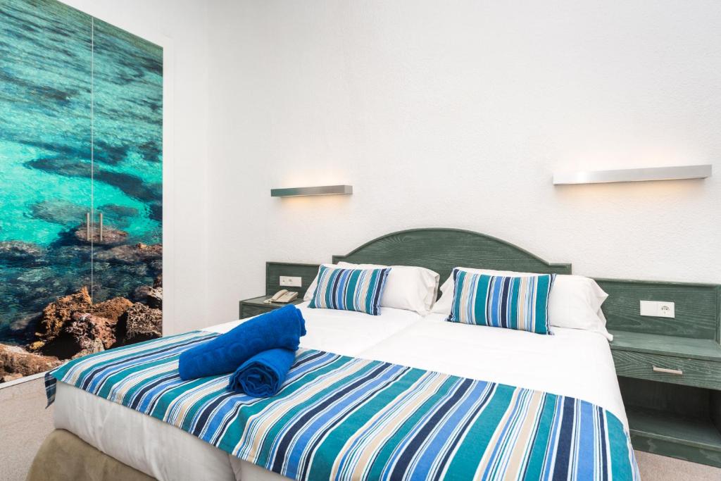 Globales Cala'n Blanes — Cala'n Blanes, Balearic Islands