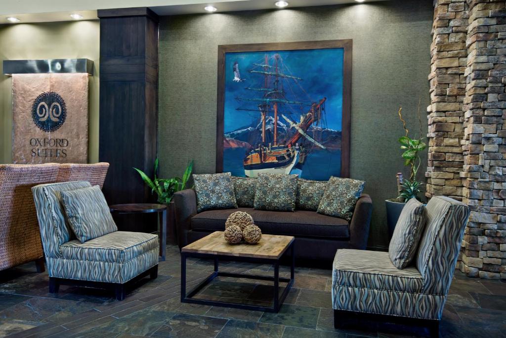 Oxford Suites Silverdale photo