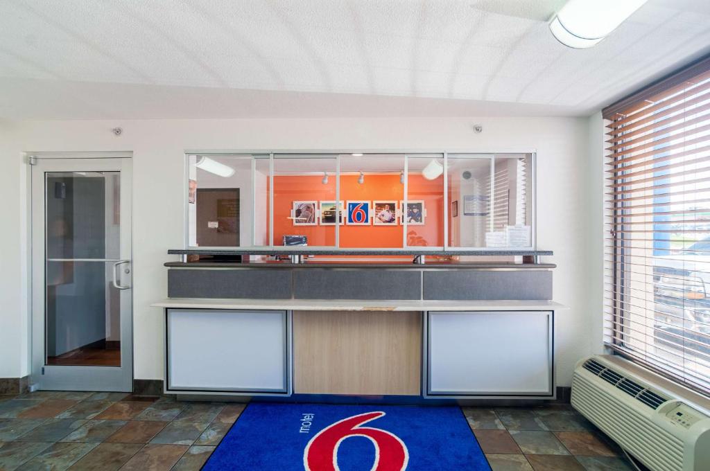Motel 6-Oklahoma City, OK - South photo