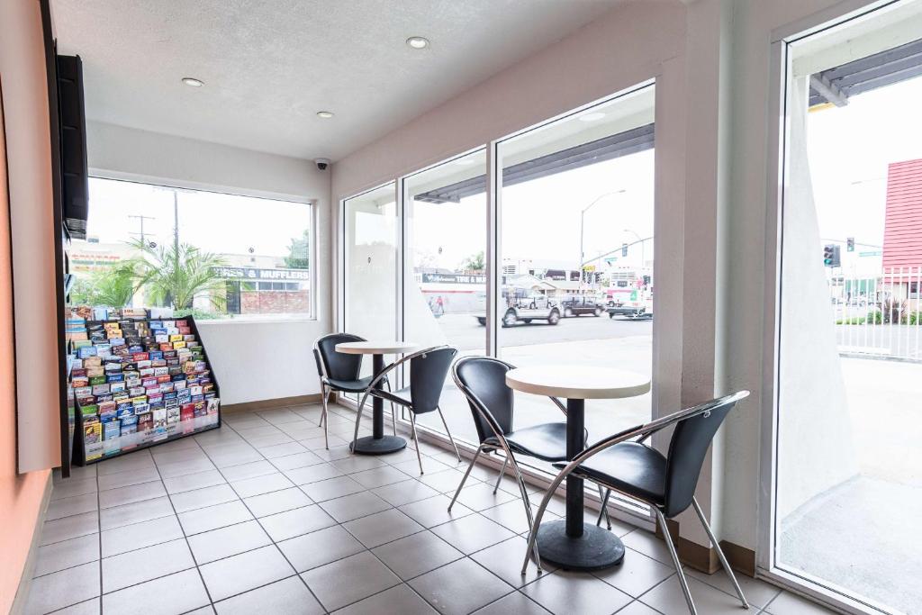 Motel 6-Long Beach, CA - International City photo