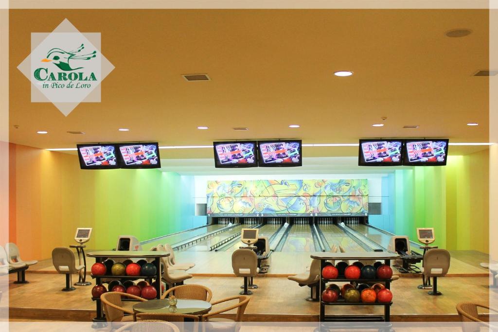 Bowling alley