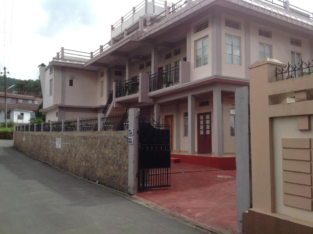 Exterior view, Holly Lodge Guest House in Shillong