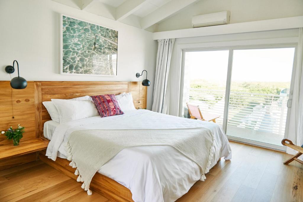 Hero Beach Club Photo 22