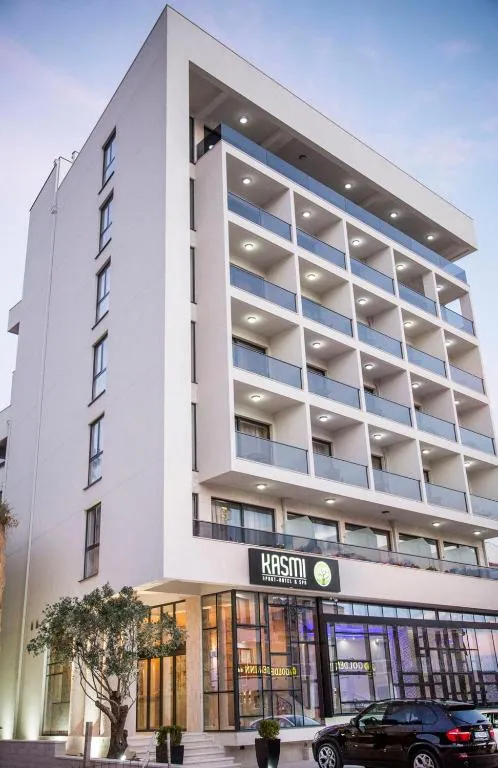 Aparthotel & Spa KASMI，位于乌尔齐尼的酒店