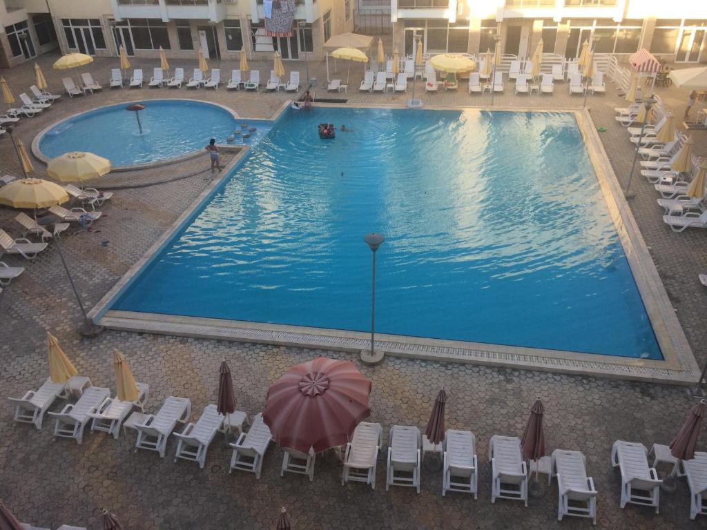 Arbi's Pool View Apartment photo