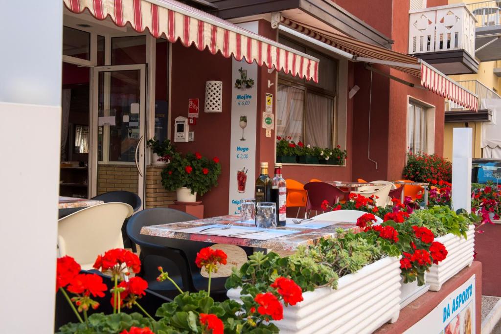 Hotel Malibran — Restaurant & bars in Jesolo, Veneto