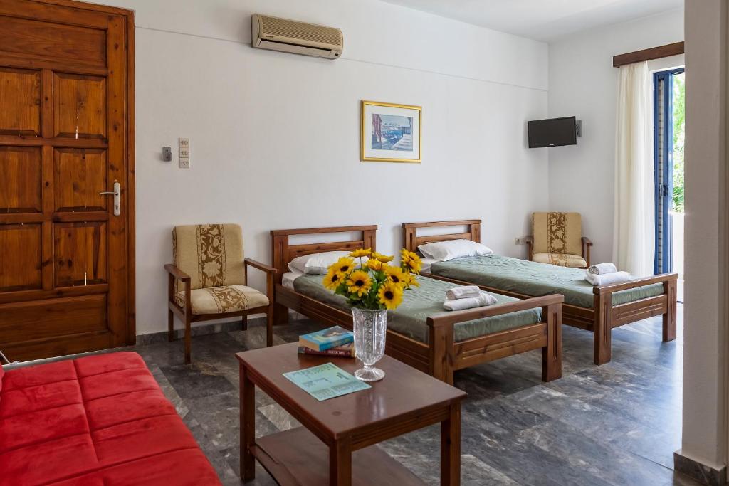 Cretan Sun — Hotel rooms in Rethymnon