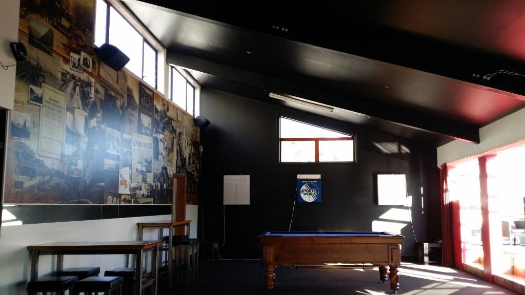 Railway Hotel Greymouth photo