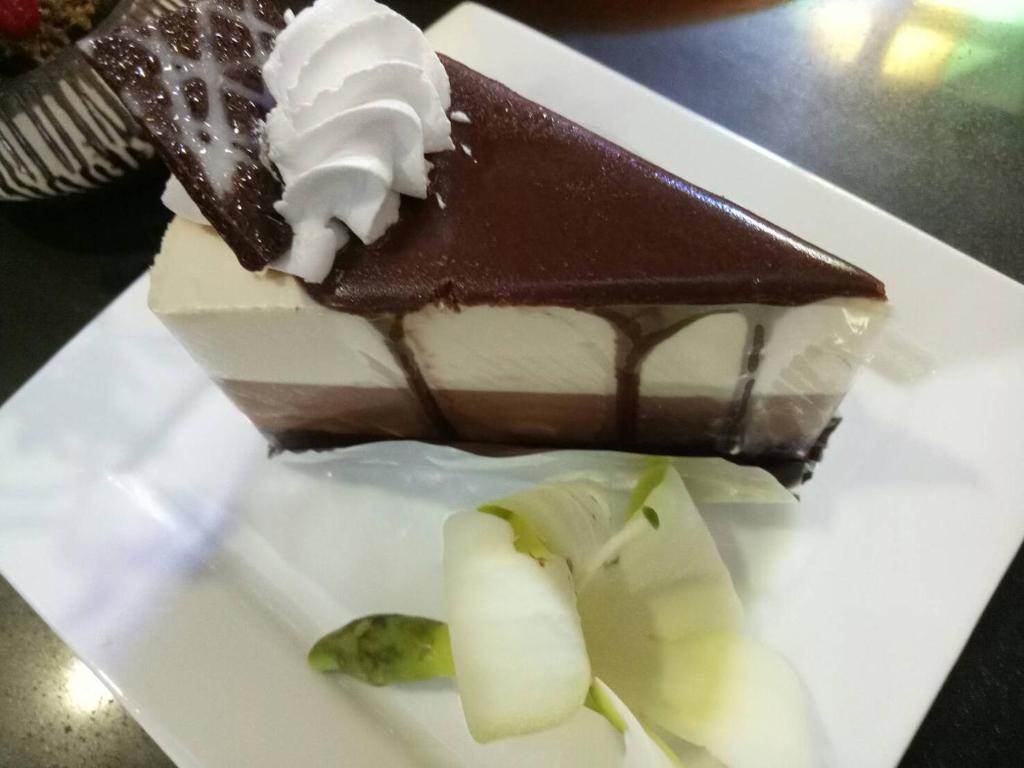 อาหารและเครื่องดื่ม