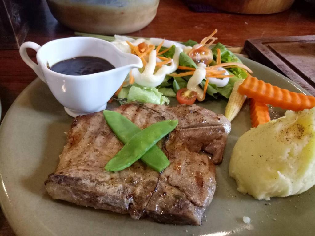 อาหารและเครื่องดื่ม