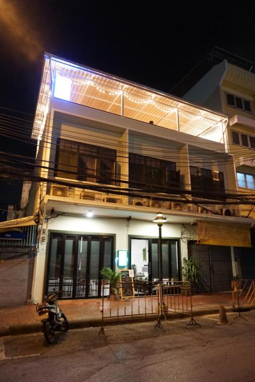克里特旅舍 (Krit Hostel)