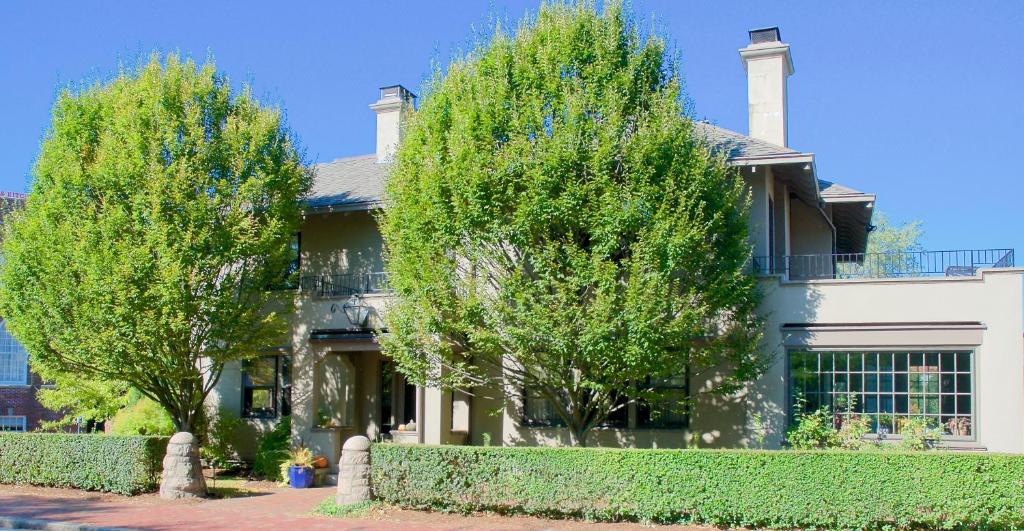 Hilltop Inn — Hotel in Newport (RI)